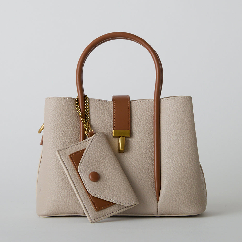 【MUR25005 パスケース付き パイピングミニショルダートート】ベージュ