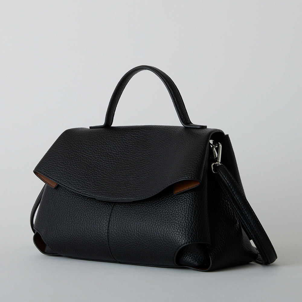 【MUR25006 フェミニンフラップ2WAYバッグ】ブラック