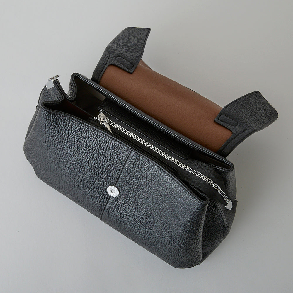 【MUR25006 フェミニンフラップ2WAYバッグ】ブラック