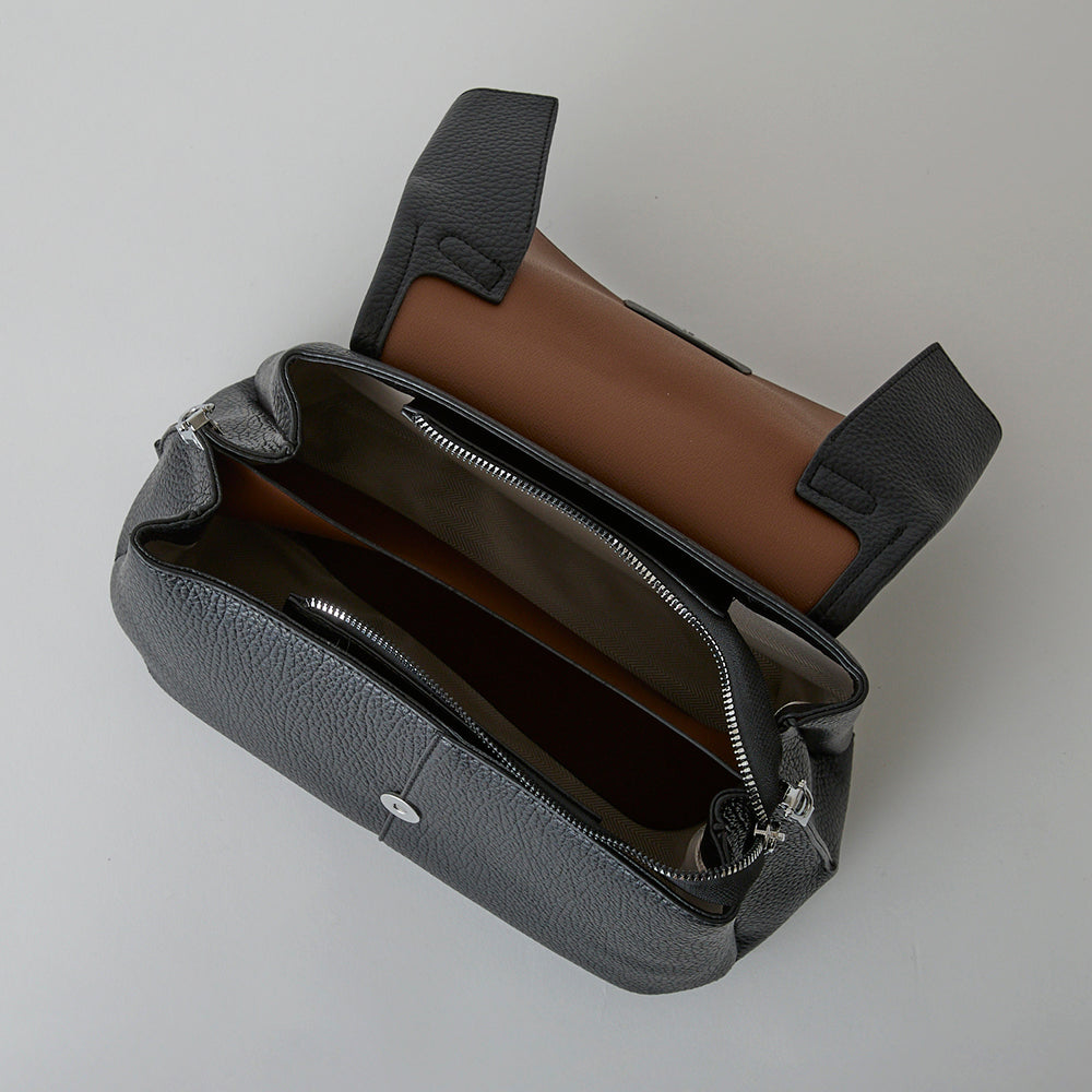 【MUR25006 フェミニンフラップ2WAYバッグ】ブラック